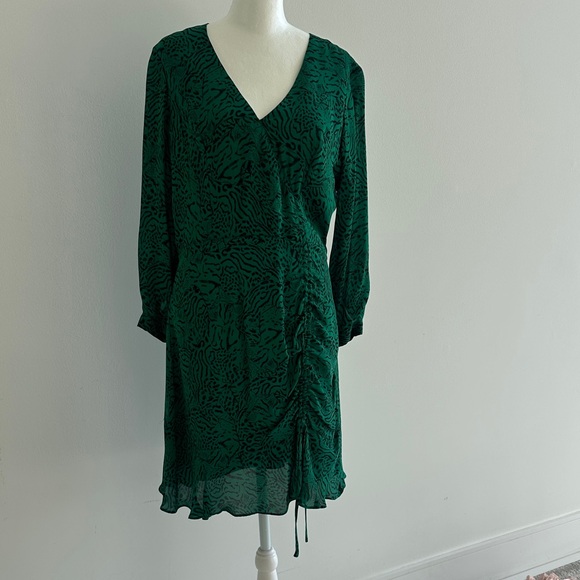 Parker Dresses & Skirts - Parker Emerald Green V-Neck Ruched Long Sleeve Dress